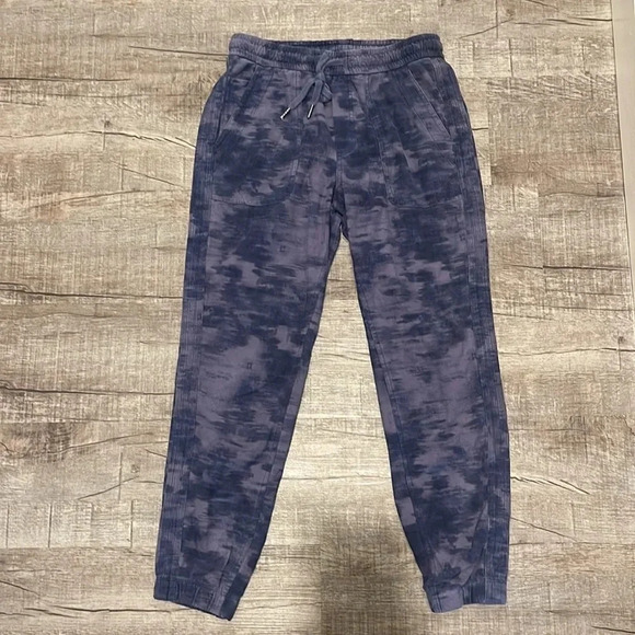 Athleta - Farallon Printed Drawstring Jogger - Size 6 - Tie Dye - Violet/Blue - Picture 3 of 10